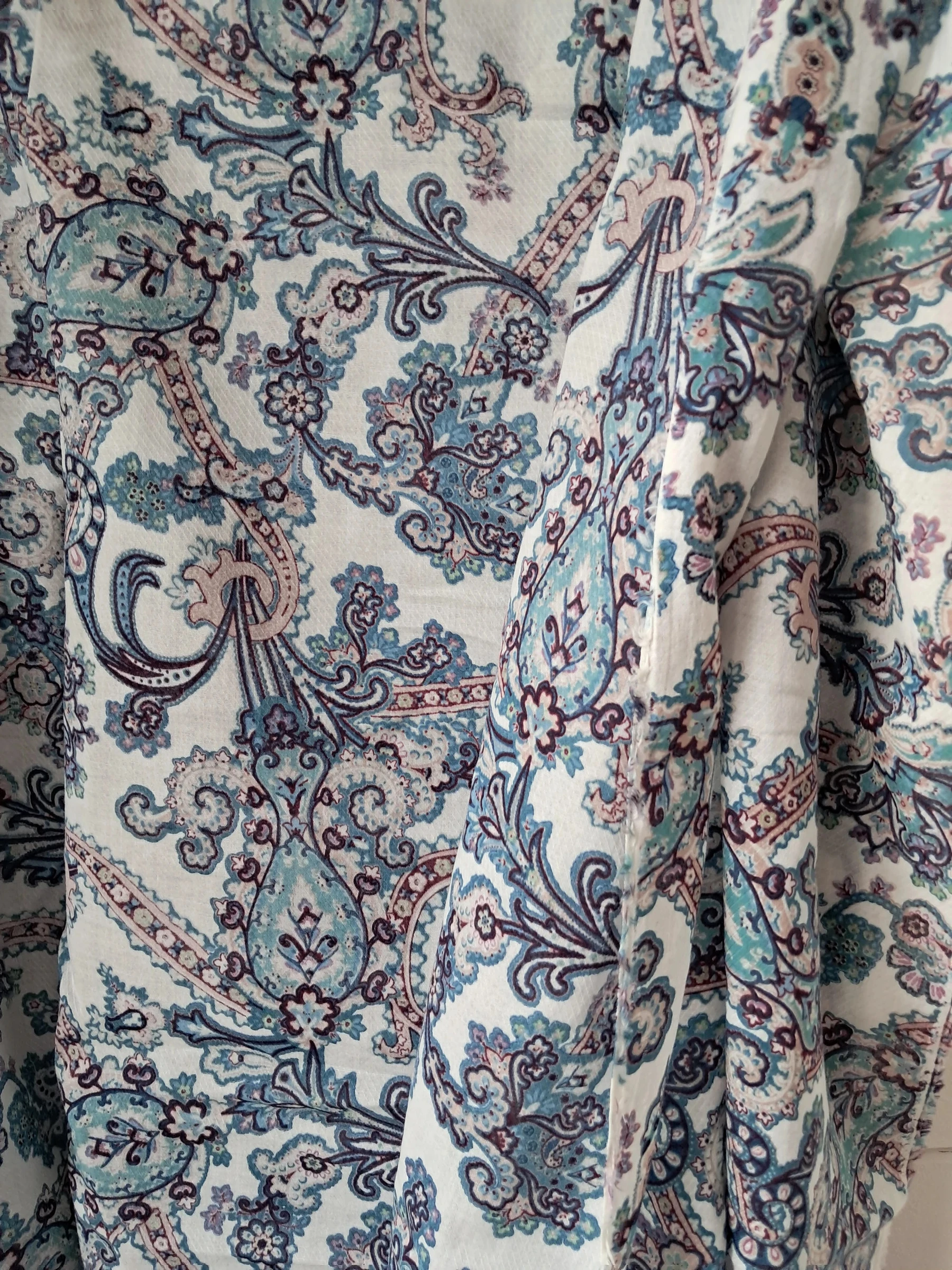 Tecido - Voile de algodão branco com padrões – photo 2